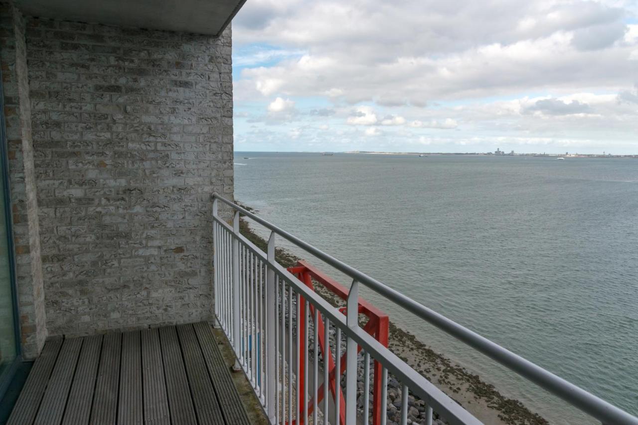 Aan Zee: Port Scaldis 09-81 * Breskens